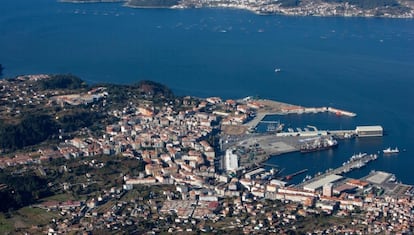 Vista aérea del puerto de Marín por el que supuestamente entraba la droga.