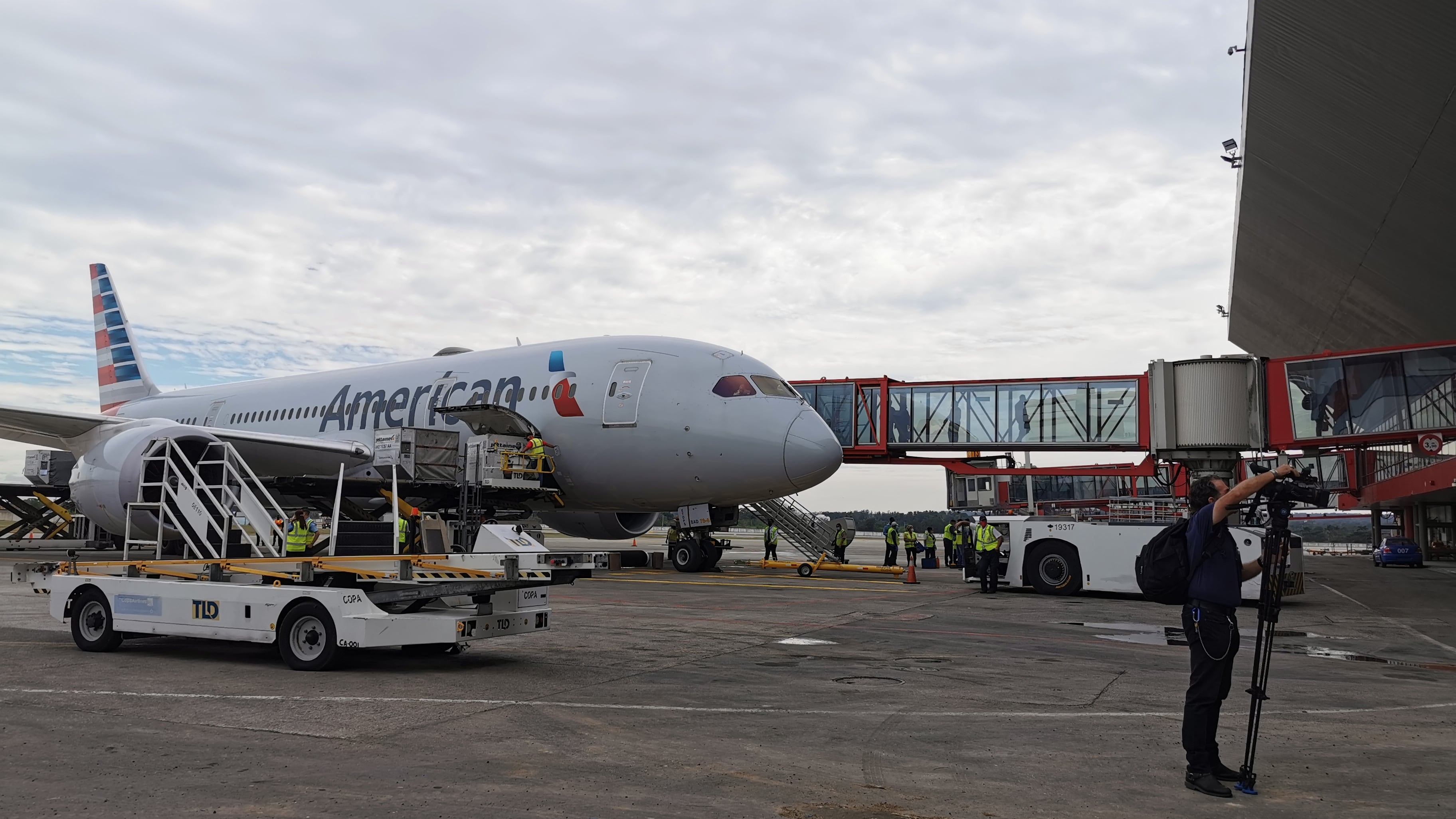 Iberia ofrece la devolución y el cambio de billetes para los vuelos a Cuba aunque mantiene las frecuencias