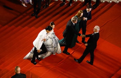 Thierry Frémaux (right) welcomes the director and stars of 'May December.'