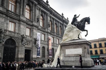 Presentación de la estatua de Carlos IV restaurada en Ciudad de México