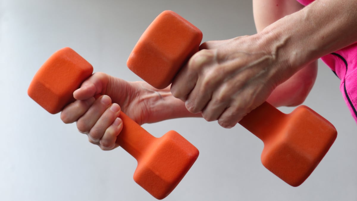 Mancuernas para entrenamiento de fuerza en casa.