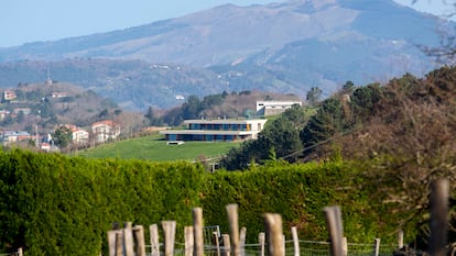 Vista del chalé que la familia de Xabi Alonso está construyendo en el barrio donostiarra de Igeldo.