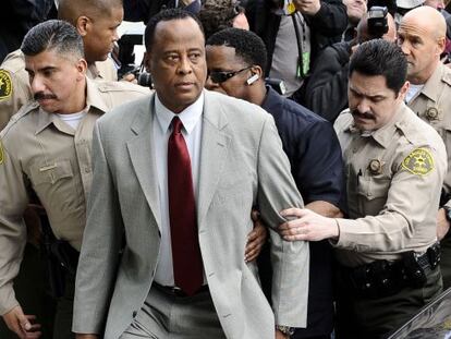 Conrad Murray, a su llegada al juicio el 7 de noviembre de 2011.