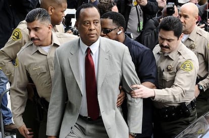 Conrad Murray, a su llegada al juicio el 7 de noviembre de 2011.