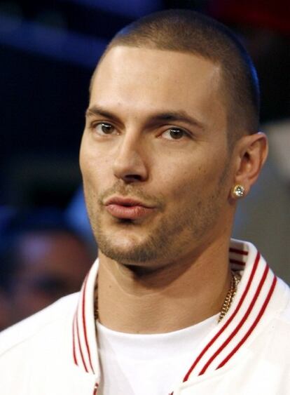 Kevin Federline, ex marido de Britney Spears y padre de sus dos hijos, puede estar esperando un nuevo retoño con su actual pareja Victoria. Además, según medios estadounidenses, el aspirante a rapero no se ha mostrado muy feliz ante la idea. Aunque aún no han confirmado la noticia son varias las compañeras de equipo de ella (Victoria es jugadora de voleibol) las que se han mostrado preocupadas por su salud.