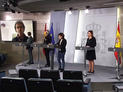 Madrid (Spain), 31/03/2020.- A handout photo made available by the Spanish Government of a tv grab showing Emergency and Alert Center Coordination chairman Fernando Simon (L, on screen) attending a press conference with (2L-R) chief of staff of the Civil Guard, Jose Manuel Santiago, Transport general secretary Maria Jose Rallo del Olmo, Police Operations assistant director Jose Angel Gonzalez, and Defense chief of staff Miguel Angel Villarroya at Moncloa presidential palace in Madrid, Spain, 31 March 2020, to inform about the coronavirus situation in the country. (España) EFE/EPA/SPANISH GOVERNMENT HANDOUT HANDOUT EDITORIAL USE ONLY/NO SALES