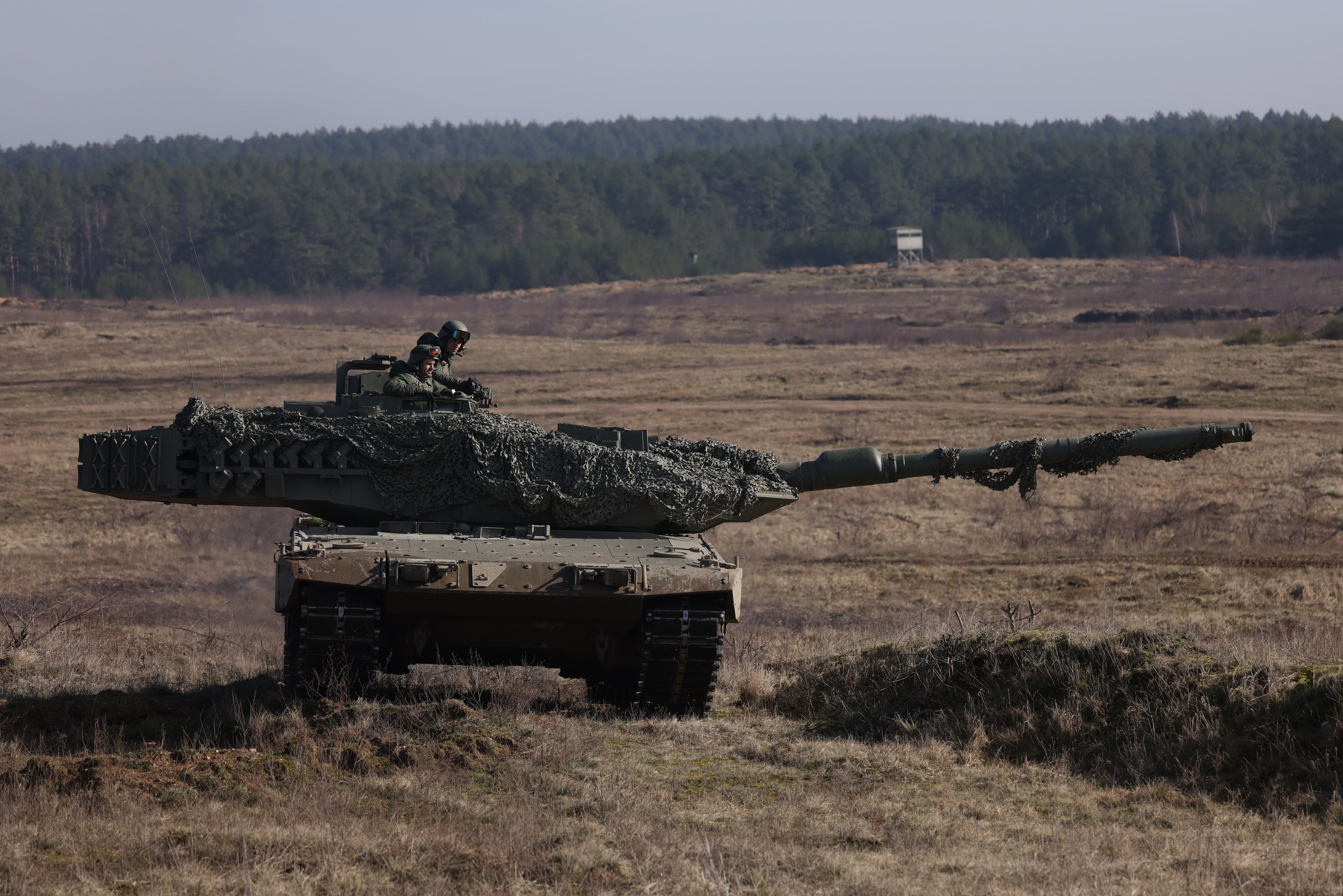 Un tanque Leopard de las Fuerzas Armadas españolas en Polonia en febrero de 2025.