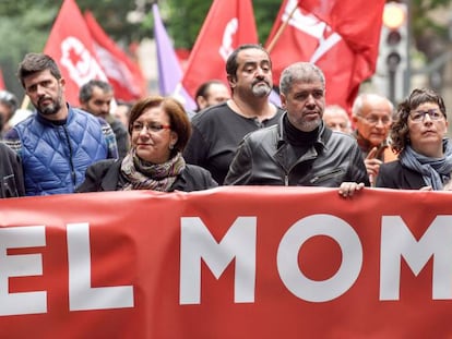 En primera fila y en el centro, el secretario general de CCOO, Unai Sordo, en una manifestación en Bilbao