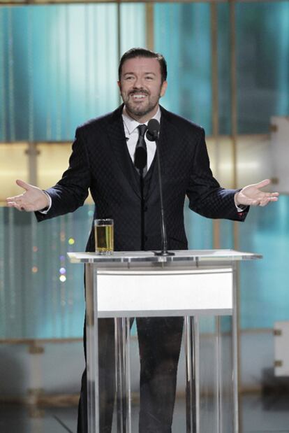 El cómico británico Ricky Gervais, durante la presentación de la gala de los Globos de Oro.
