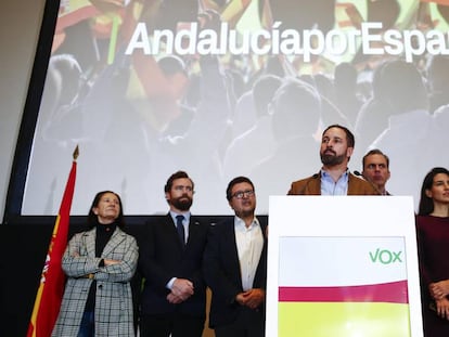 Santiago Abascal, líder de Vox, durante la noche electoral de las elecciones andaluzas.