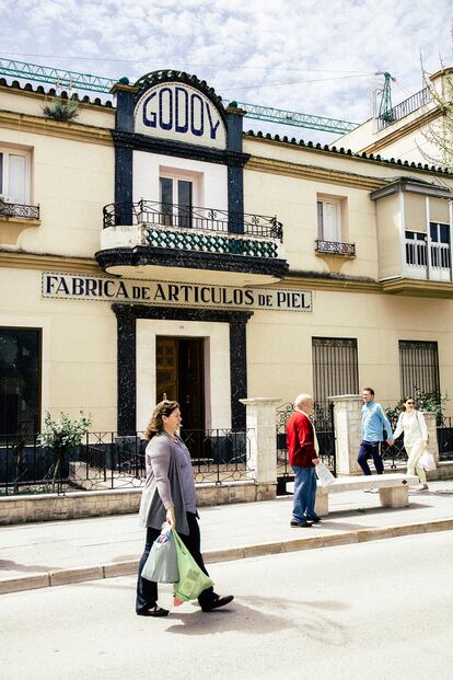 Una fábrica de artículos de piel en Ubrique. 