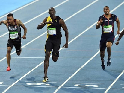 Bolt, al final de los 100m. 