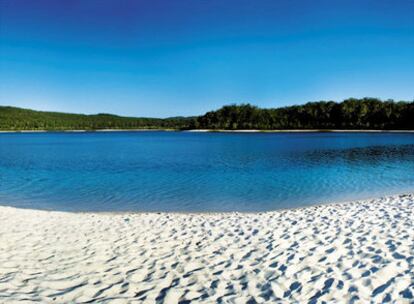 El Lago Mckenczie situado en la isla de Fraser