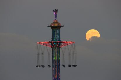 Mais um ângulo da 'lua de sangue' em Tel Aviv, Israel