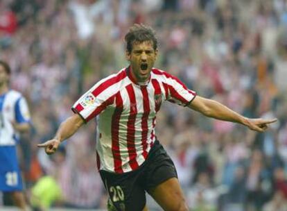 Urzaiz celebra un gol con el Athletic.