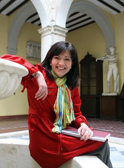 Pilar González en la Facultad de Geografía e Historia de Sevilla.