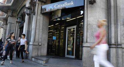 Oficina de CaixaBank a la Gran Via de Barcelona.