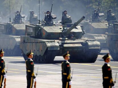 Un batall&oacute;n de tanques chino marcha en el desfile militar del 70&ordm; aniversario del fin de la Segunda Guerra Mundial, el pasado septiembre en Pek&iacute;n.