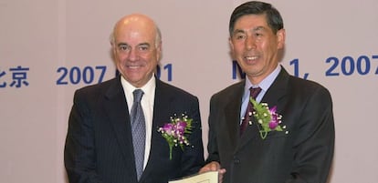 Francisco Gonz&aacute;lez, presidente del BBVA junto con King Dan, presidente de CITIC, en una imagen de 2008. 
 