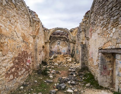 Ermita de Burgondo, cerca del pueblo abandonado de Ochate (Burgos).