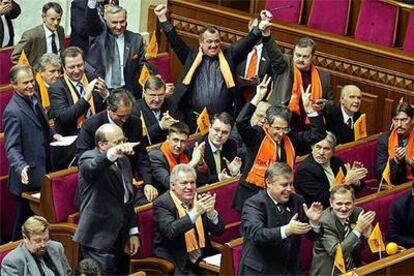 Diputados en el Parlamento de Ucrania, en una sesin de noviembre de 2004.