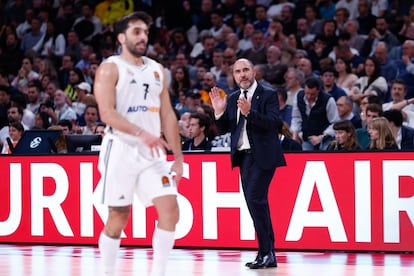 Chus Mateo entrenador del Real Madrid Baloncesto