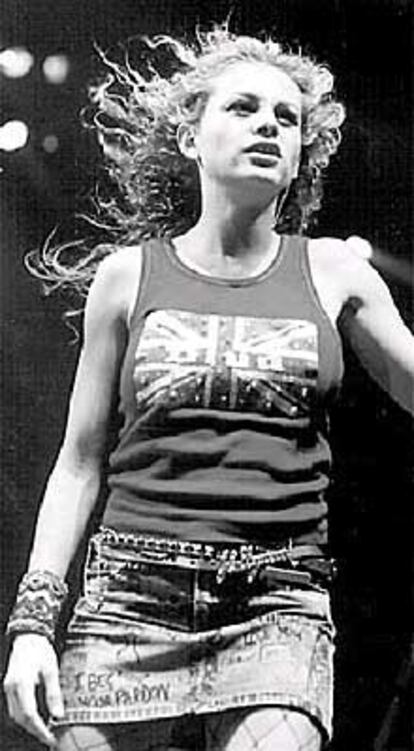 La cantante mexicana Paulina Rubio, durante una actuación en directo.