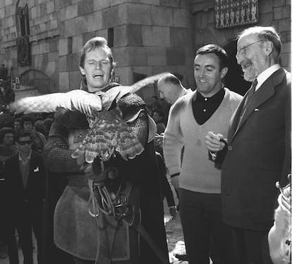 Félix Rodríguez de la Fuente y Ramón Menéndez Pidal con Charlton Heston en el rodaje de 'El Cid'.