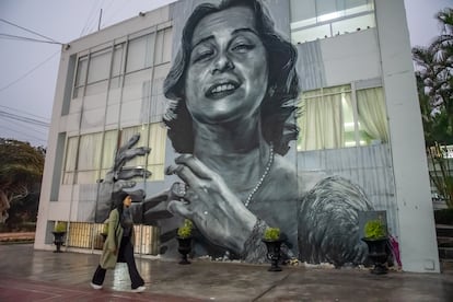 Pared de la Municipalidad de Barranco en el pasaje Chabuca Granda en Lima Perú