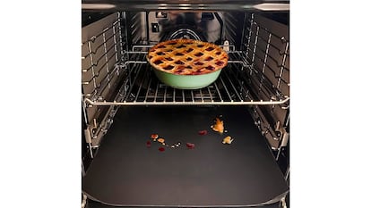 alfombrilla de horno sobre fondo blanco