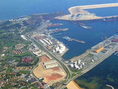 Puerto de Gijón, uno de los 44 españoles en los que trabaja la compañía valenciana.