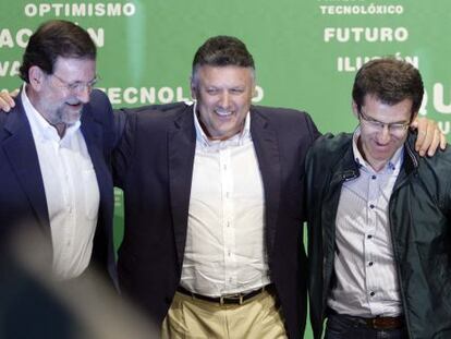 Telmo Mart&iacute;n junto con Mariano Rajoy y Feij&oacute;o en un mit&iacute;n