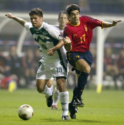 En 2002 España volvió a ganar en su debut. No lo hacía desde 1950. El 26 de junio en Gwangju (Corea del Sur), Raúl, Valerón y Hierro anotaron los tantos de la selección en el 3-1 frente a Eslovenia. España acabó quinta tras caer en el partido de cuartos en los penalties contra la anfitriona.