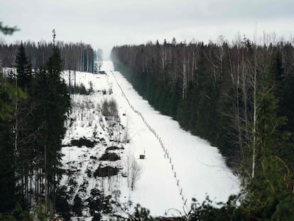 La nueva valla fronteriza entre Finlandia y Rusia, el pasado marzo.