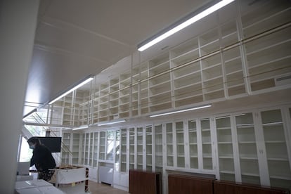 Vista de uno de los laterales de la nueva biblioteca, que albergará los casi 80.000 volúmenes que atesora la FOM, entre ellos, los 13.000 de la biblioteca personal de Ortega y Gasset.