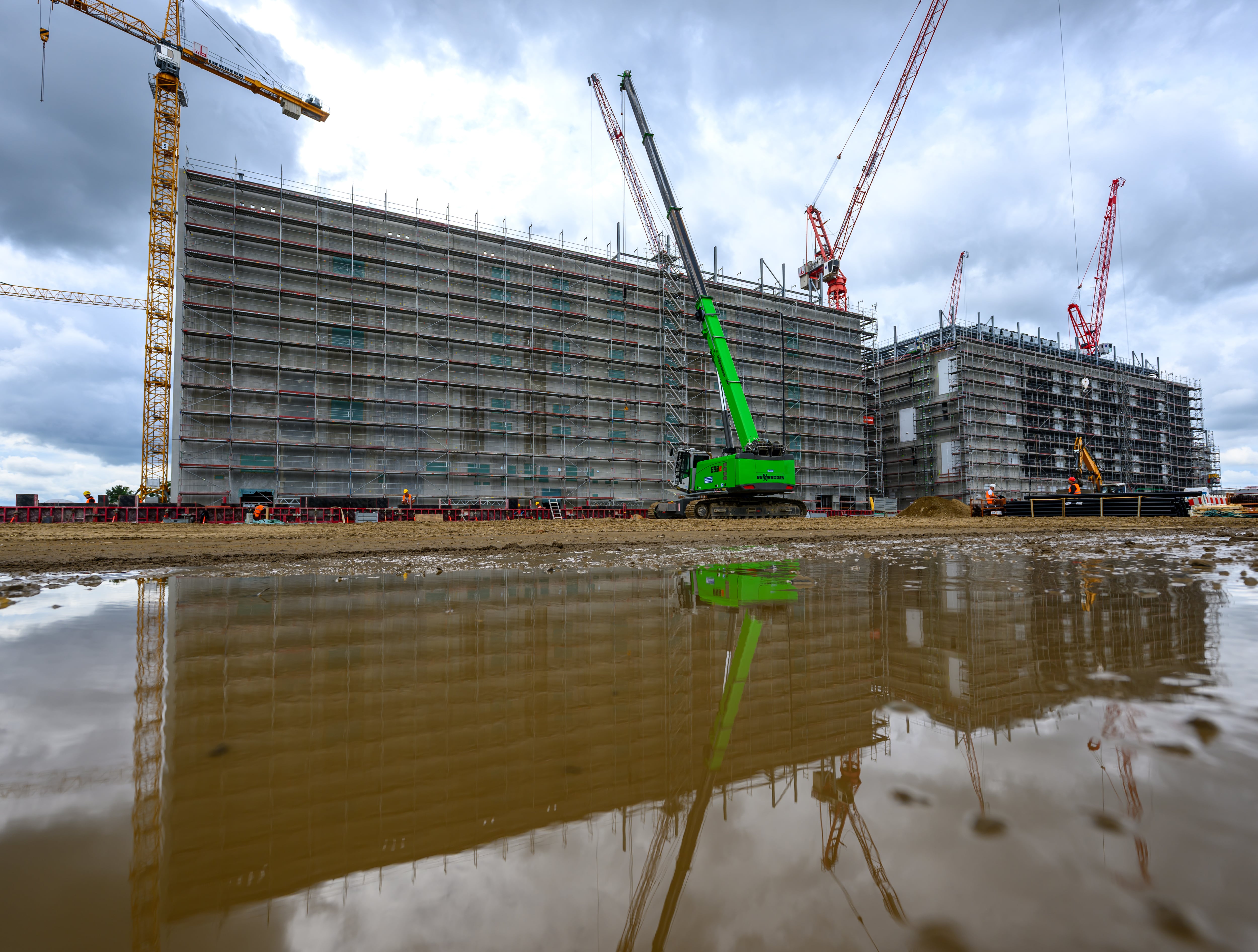 La nube de la IA toca tierra: la inversión en infraestructuras roza los 1,5 billones de dólares este año y pone en jaque los recursos del planeta