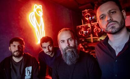 Alberto Tocados, Álex Pérez Cañada, David López 'Macón' y
Esteban Girón, la semana pasada en un bar de Madrid.