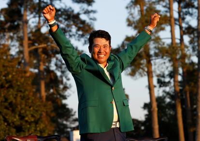 Matsuyama, con la chaqueta verde.