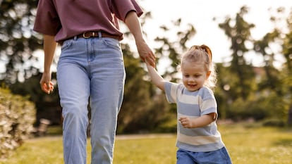 No pierdas de vista a tu hijo con esta pulsera antipérdida. GETTY IMAGES.