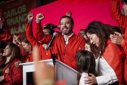 Carlos Fernando Galán, celebra los resultados electorales, en el Cubo de Colsubsidio, en Bogotá, el 29 de octubre de 2023.