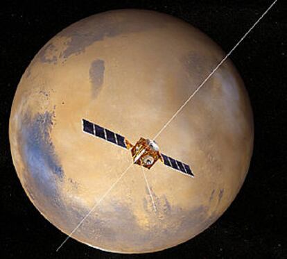 Representación gráfica de la nave europea <i>Mars Express</i> en órbita de Marte con la larga antena del radar <i>Marsis</i> desplegada.