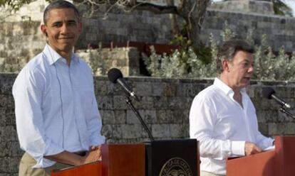 Los presidentes Barack Obama y Juan Manuel Santos en una rueda de prensa en Cartagena de Indias.