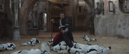 Donnie Yen es Chirrut Imwe.