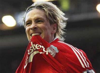 Torres festeja su gol contra el Manchester United.