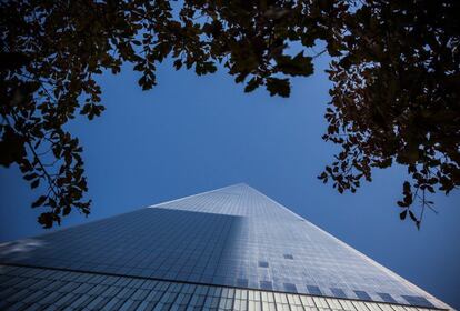 El 'One World Trade Center' se inaugura en Nueva York en el mismo lugar donde estaban las Torres Gemelas antes de sufrir el atentado del 11-s por Al Qaeda.