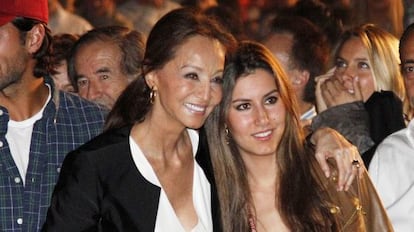 Isabel Preysler, con su hija Ana.