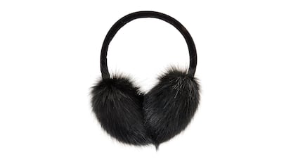 Orejeras sobre fondo blanco.