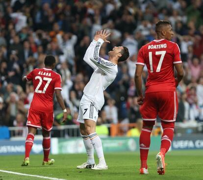 Ronaldo se lamenta de una ocasión perdida
