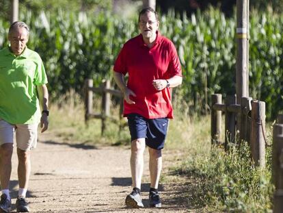 Mariano Rajoy, expresident del Govern espanyol, caminant a Pontevedra, el 2016.