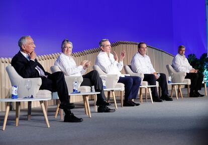 El presidente de Portugal, Marcelo Rebelo de Sousa; el presidente de Ecuador, Guillermo Lasso; el presidente de R.Dominicana, Luis Abinader; el titular de la Secretaría General Iberoamericana, Andres Allamand, y el presidente de Paraguay, Abdo Benítez, participan en un foro empresarial en el marco de la XXVIII Cumbre Iberoamericana.